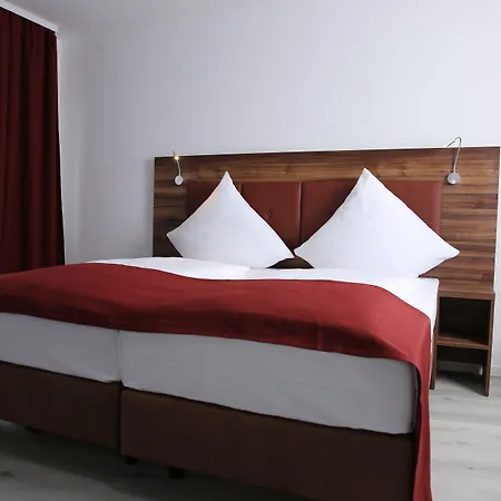 The Square 4*