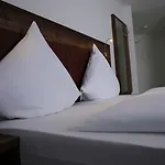 The Square 4*