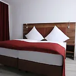 The Square 4*
