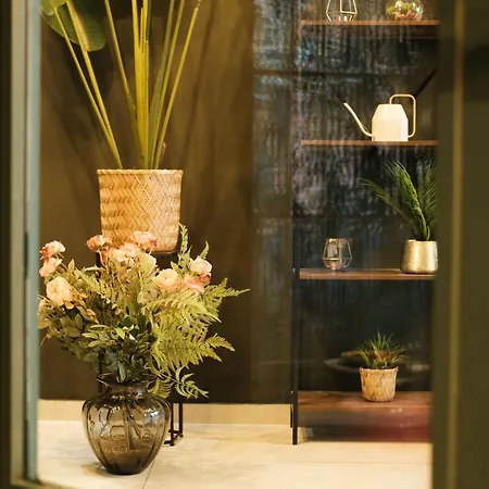 The Square Szálloda