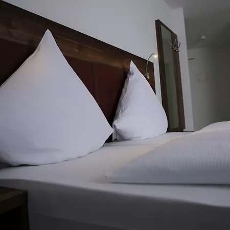 The Square 4*