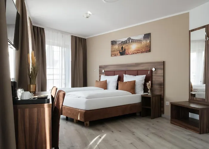 The Square Hotell 4*